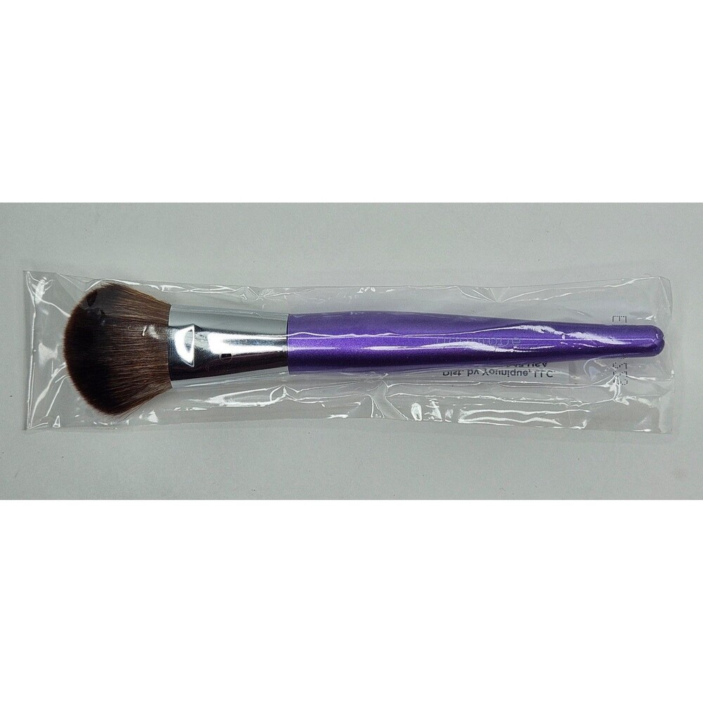 Younique Beachfront Small Brush Purple Makeup Brush New in Packaging